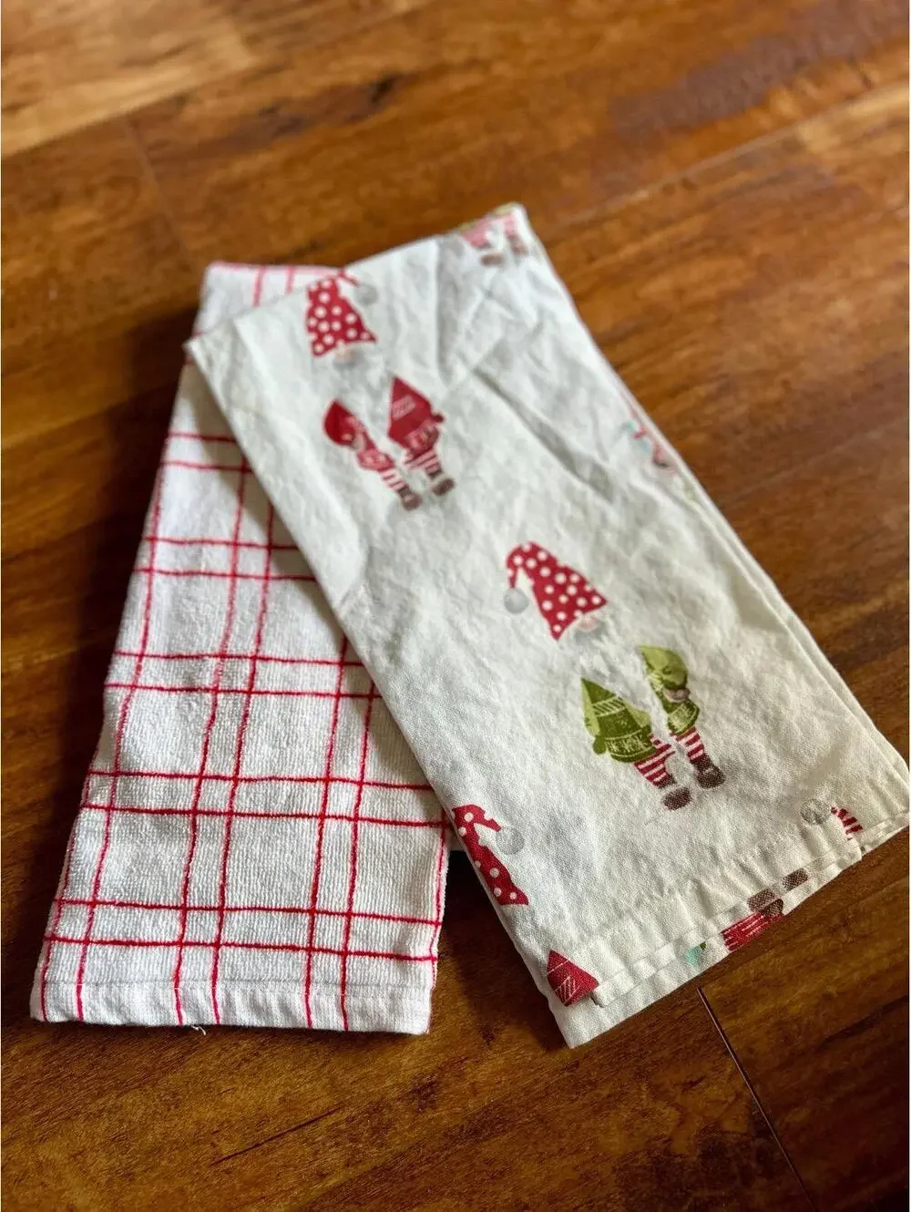 Set of 4 Kitchen Towels Christmas Holly Jolly Gnomes Holiday-Themed